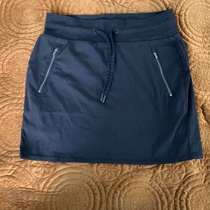 Athleta size 2 black skort